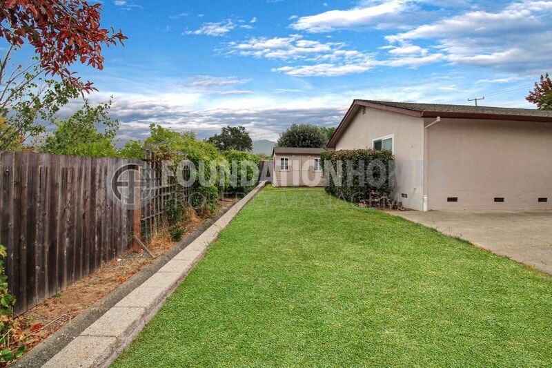 Primary Photo - 599 Tamarack Dr