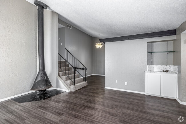 2BR, 2BA - 1225SF - Living Room - Belle Isle Terrace