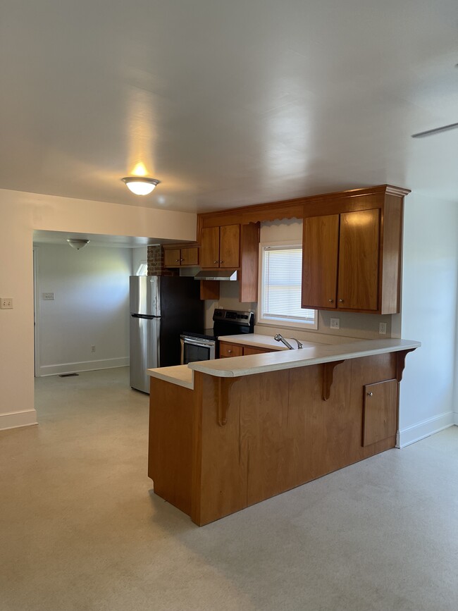 Kitchen - 17728 Flatfoot Rd