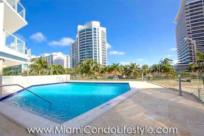 Building Photo - 5900 Collins Ave
