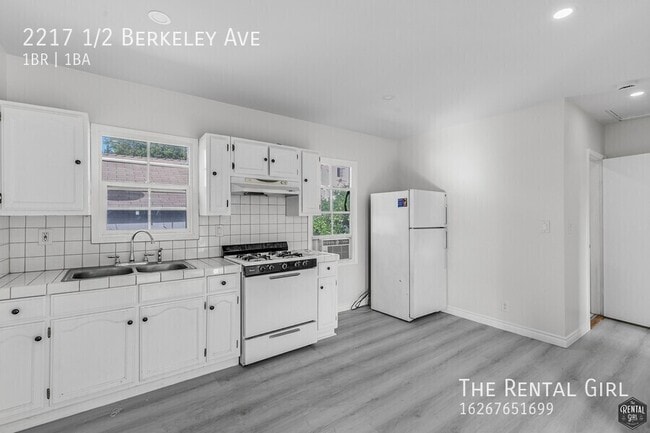 Building Photo - 2217 1/2 Berkeley Ave-