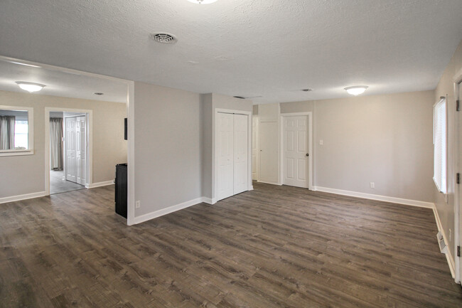 Building Photo - 7731 Bertram Ave