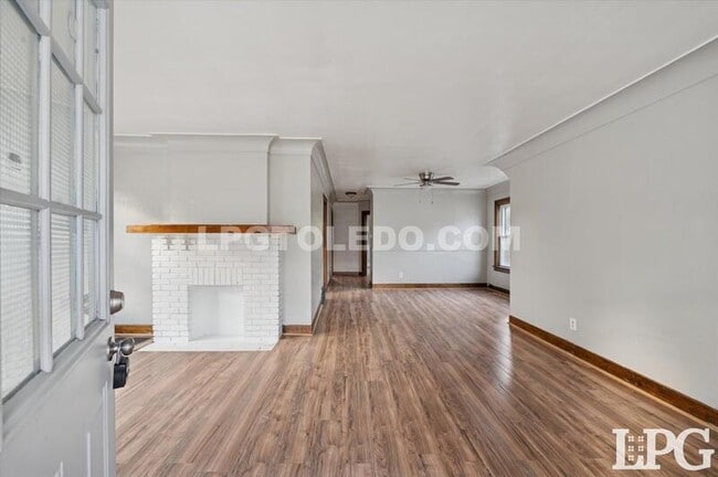 Foto del edificio - 2224 W Sylvania Ave