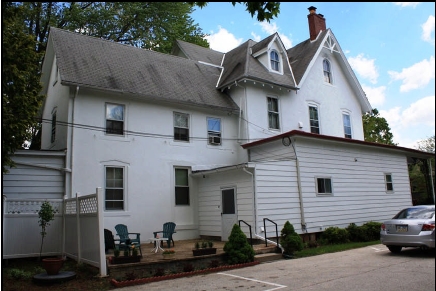 Building Photo - Victorian Manor