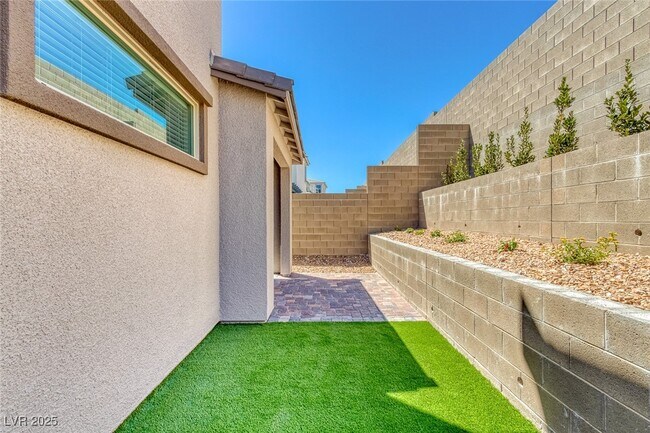 Building Photo - 1561 Crowned Eagle St