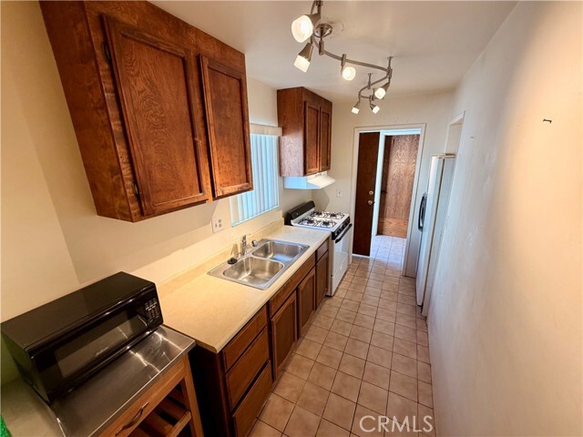 Building Photo - 118 E Escalones