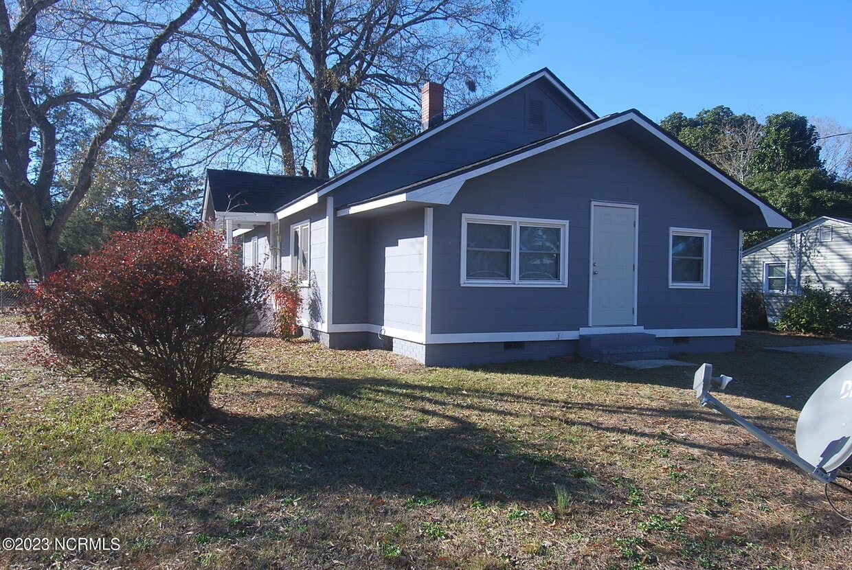 413 SE 2nd St, Snow Hill, NC 28580 House Rental in Snow Hill, NC