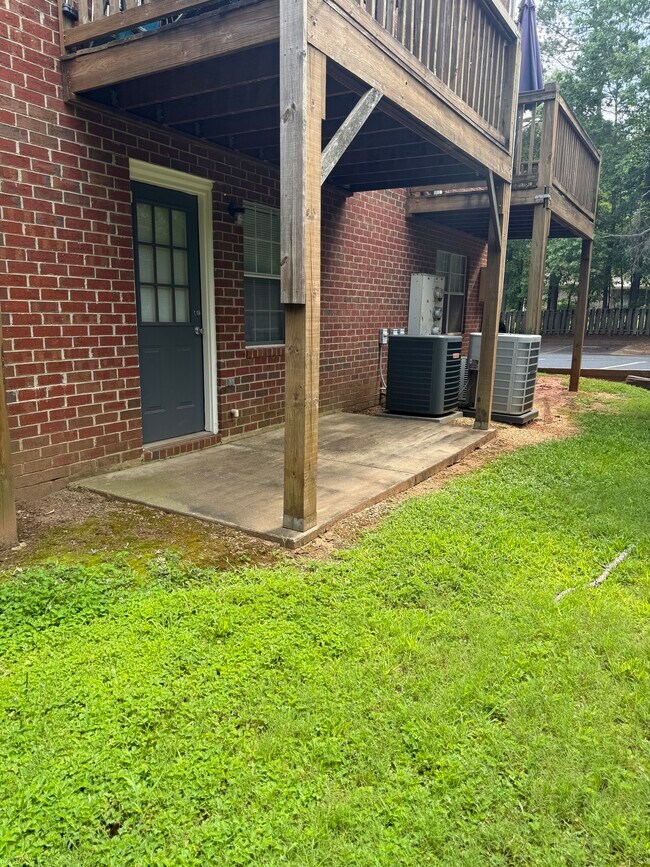 Back door - 101 Davis St