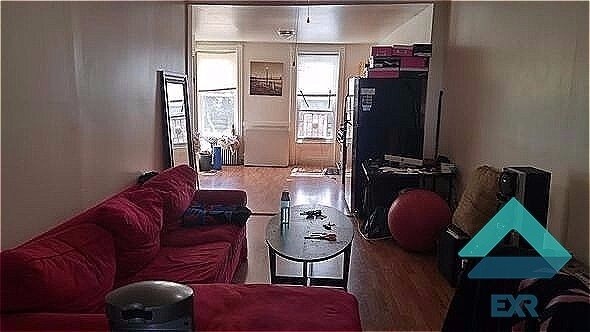 Primary Photo - 124 32nd St