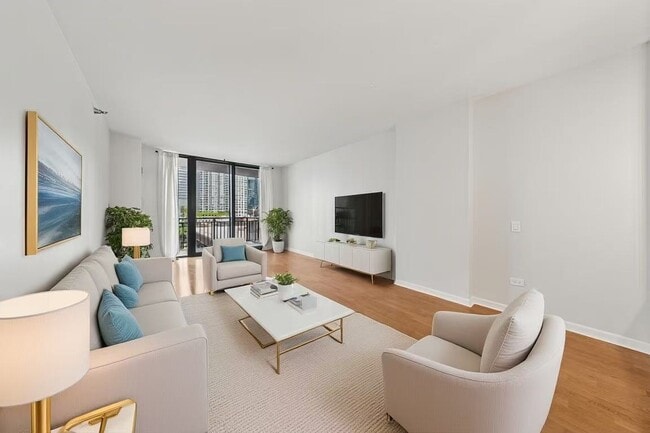 Foto del edificio - 330 N Jefferson St
