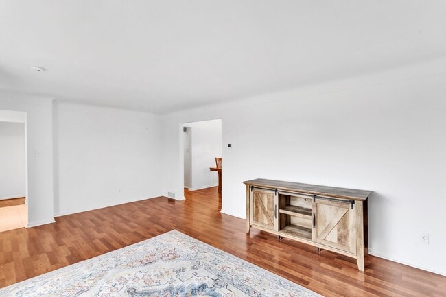 Building Photo - Updated 3BR Home with Central Air & Finished Walk-Out Basement - Sewickley, PA