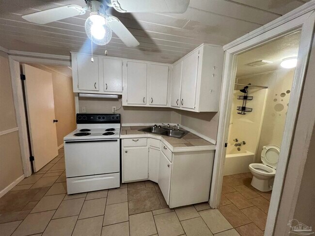 Foto del edificio - 1036 Hawthorn Dr