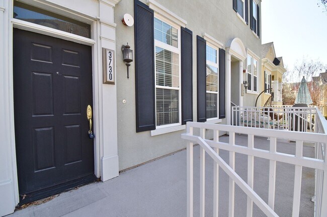 Building Photo - $3590 / 4 BR - 2120 S.F. - STUNNING EAST D...