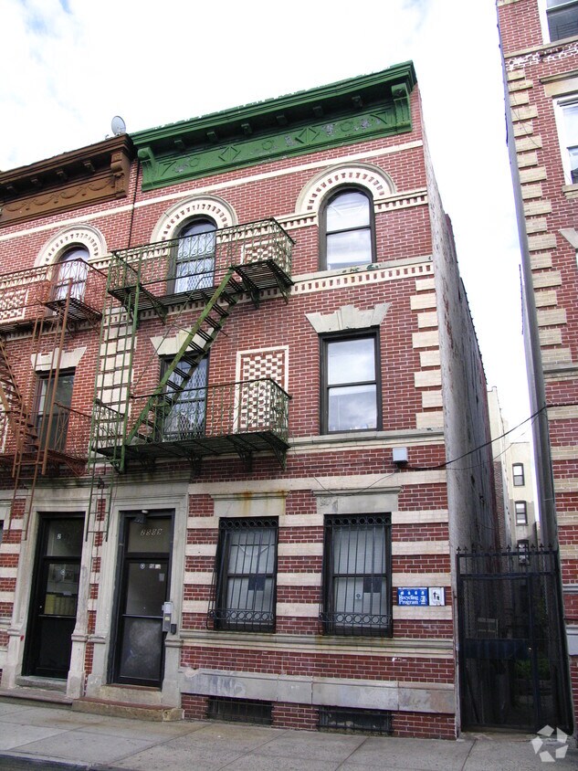 Foto del edificio - 2509 Hughes Ave