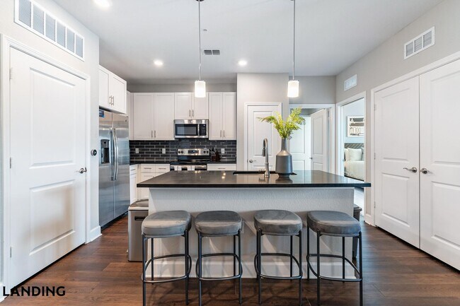 Foto del edificio - 918 Aventine Dr