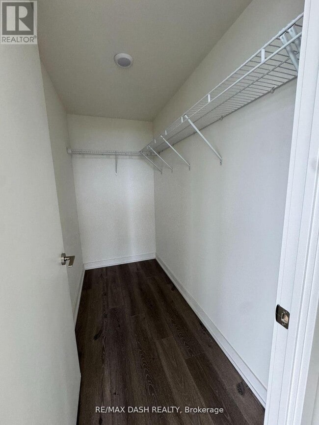 Building Photo - 10 Deerlick Ct