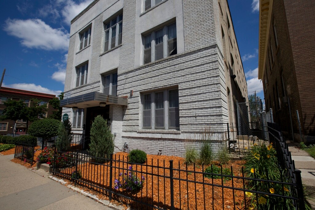 Foto principal - First Avenue Apartments