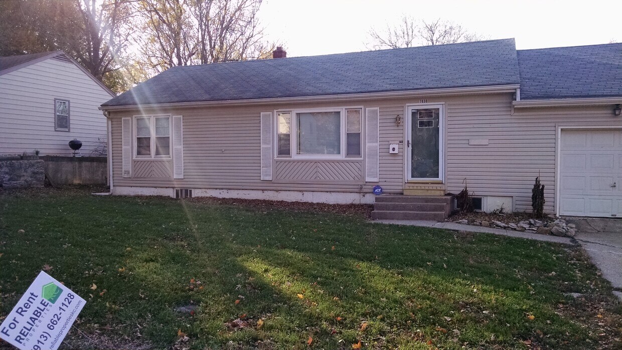 Primary Photo - 7830 Donnelly Ave