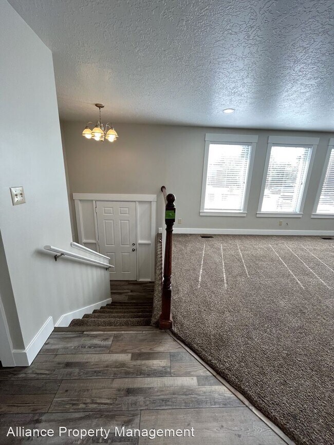 Building Photo - 4 br, 2 bath House - 2641 N 1375 W