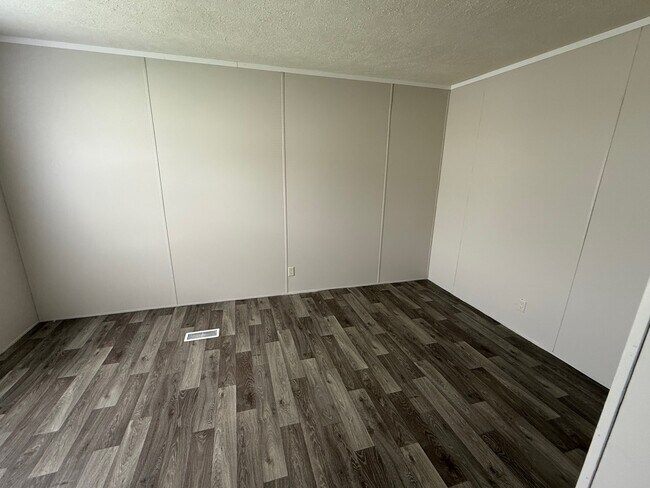 Foto del edificio - 511 Petty coat Dr. -