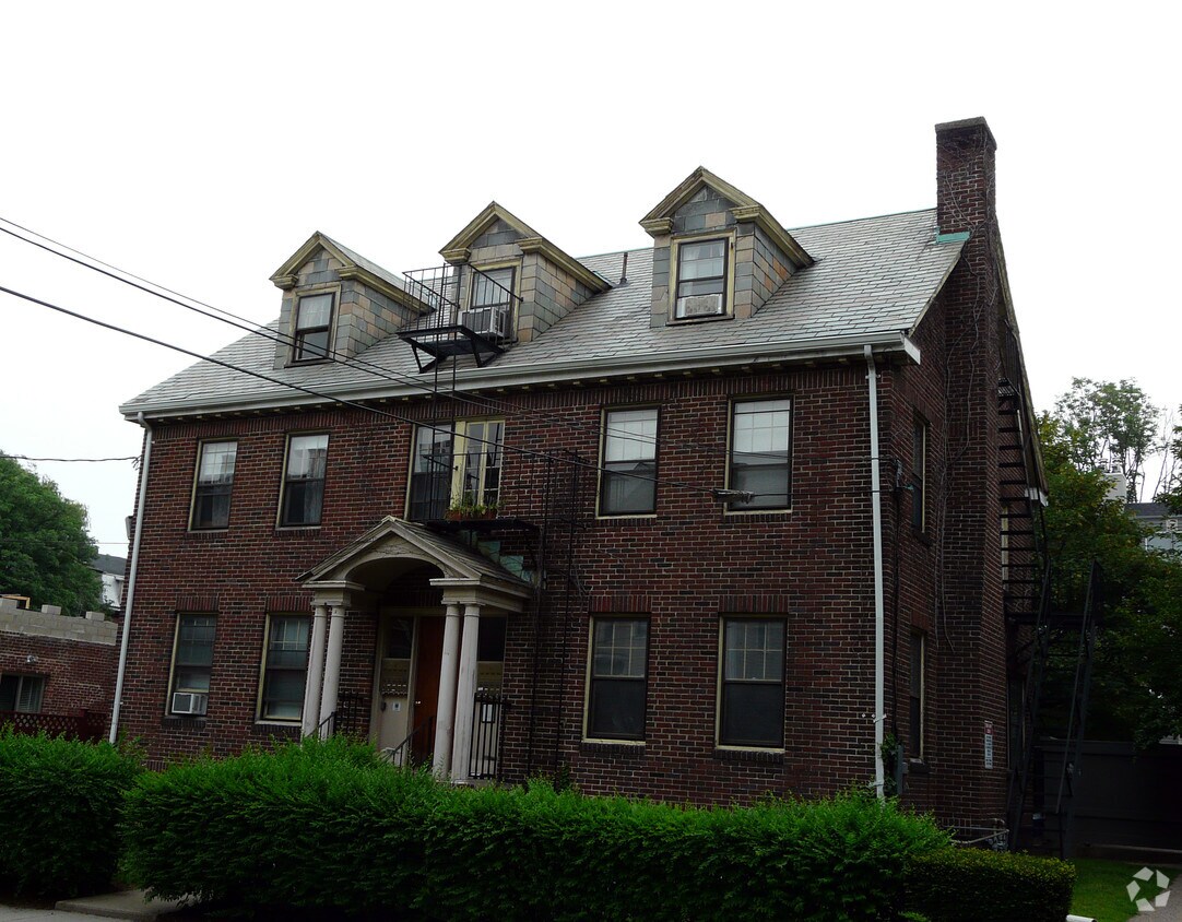 Primary Photo - 60 Ellery St