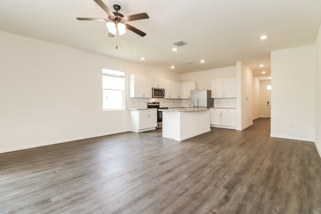 Building Photo - 11841 Mountain Retreat Ln