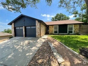 Building Photo - 2401 Silver Spur Dr