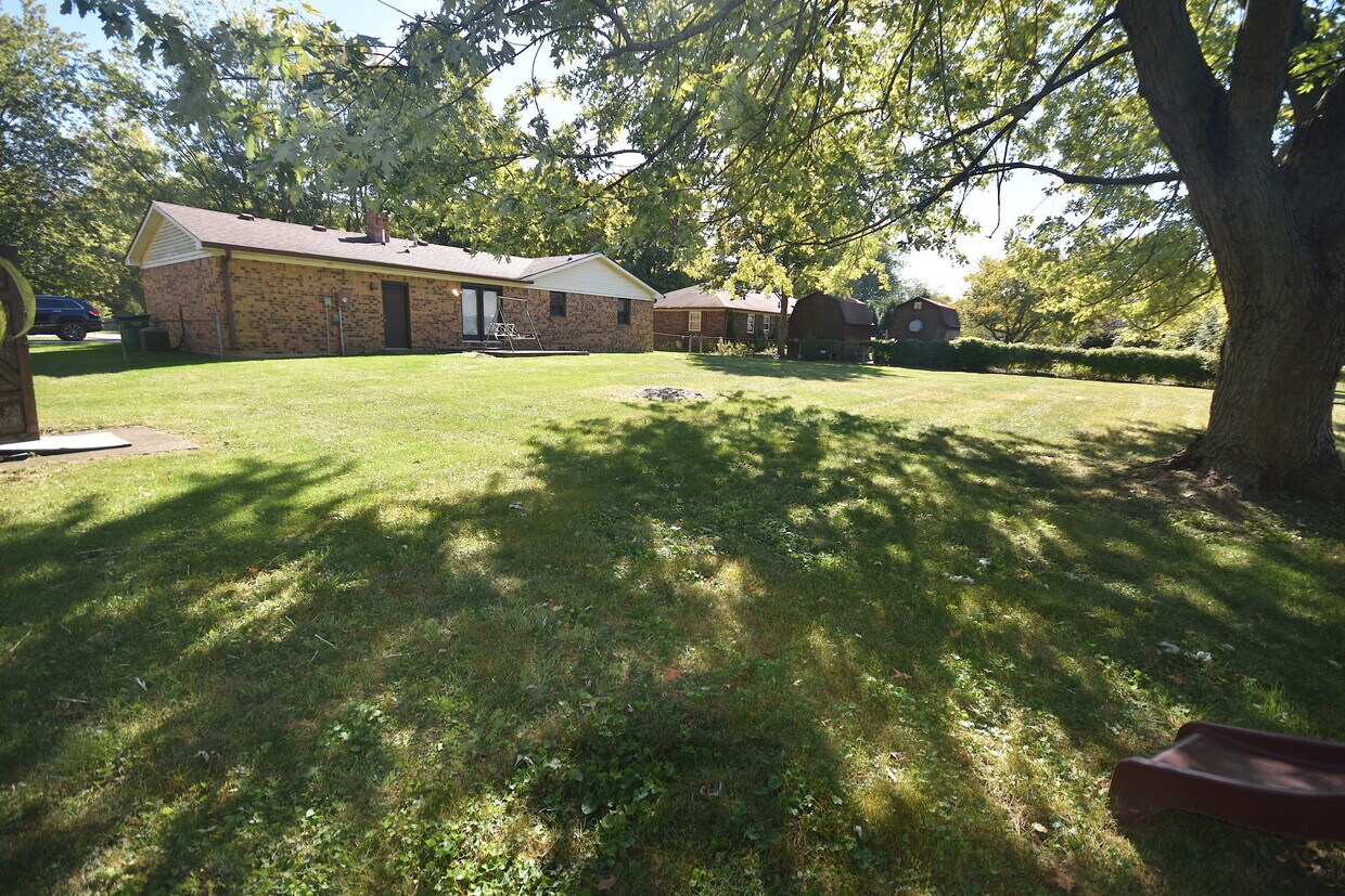 1648 N Avon Ave, Avon, IN 46123 House Rental in Avon, IN