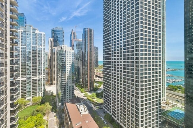 Foto del edificio - 400 E Randolph St