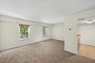 Building Photo - 1410 Greendale Ct