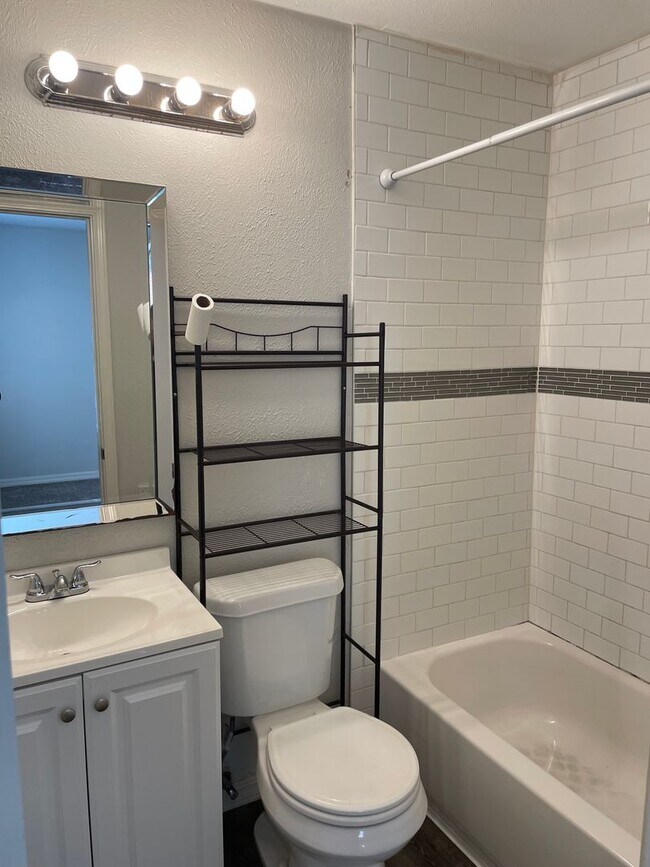 Foto del edificio - Haughton 3bd/2ba