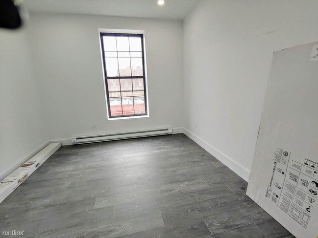 Foto del edificio - 2 br, 1 bath Apartment - 2769 3rd Ave