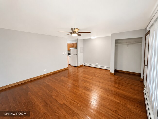 Foto del edificio - 1-Bedroom Apartment with Reserved Parking – Unit 8
