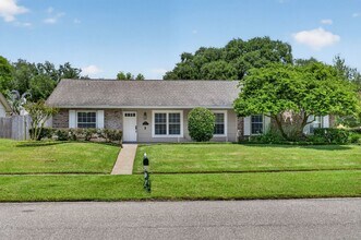 Building Photo - 8825 Butternut Blvd