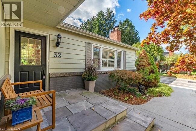 Photo du bâtiment - 32 Parker Ave