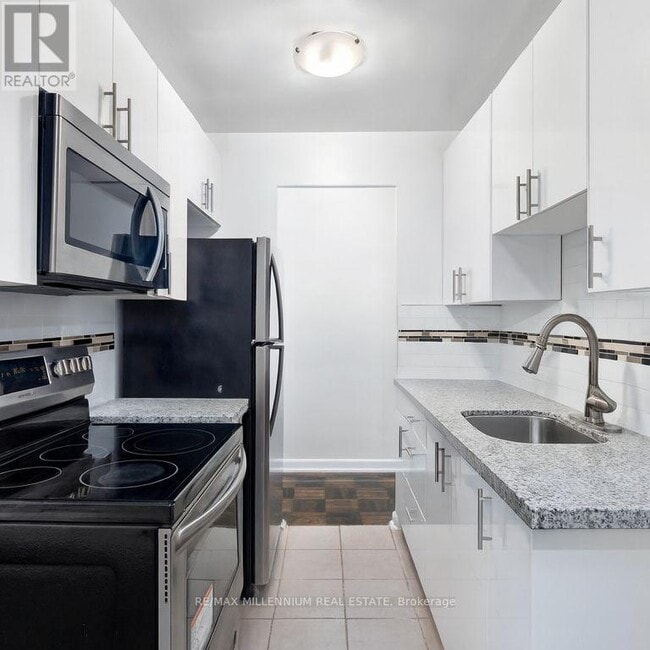 Building Photo - 508 Dawes Rd