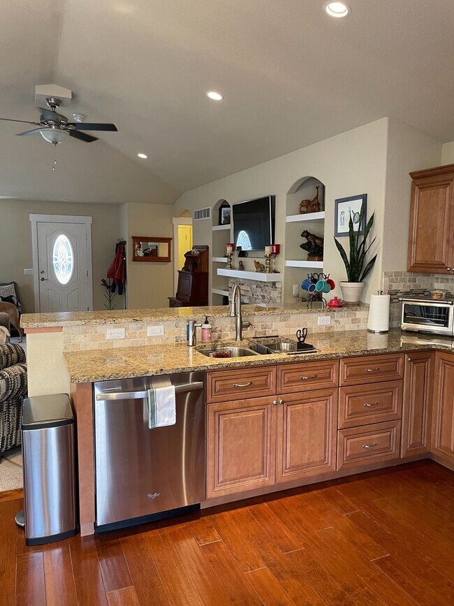 Foto del edificio - Beautiful 4 Bed 3 Bath House in Northeast Fort Collins!