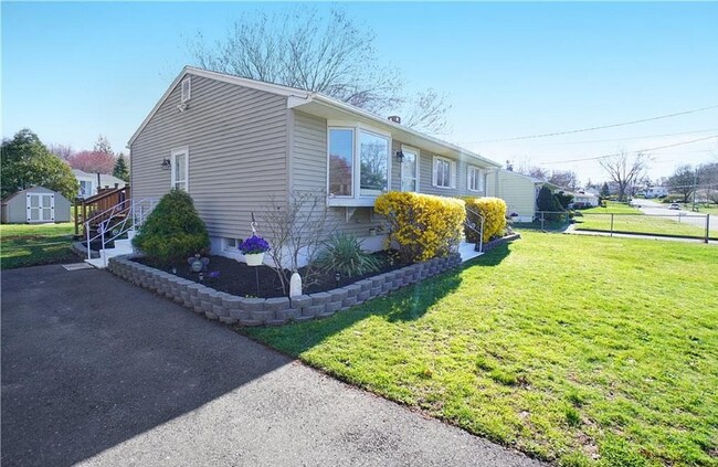 Foto del edificio - 99 Putney Dr