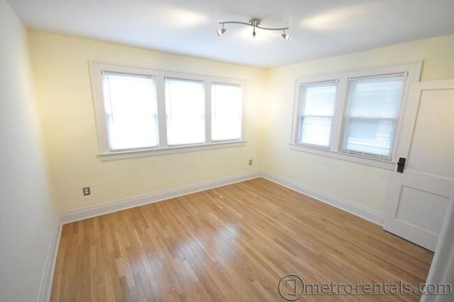 Building Photo - 435-437 E Tompkins Street