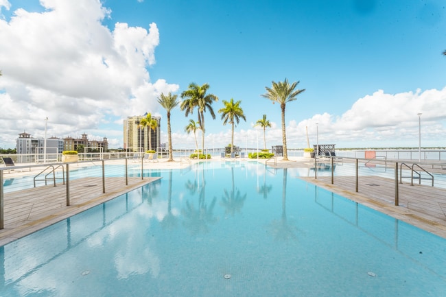 Foto del edificio - Harbor Grand