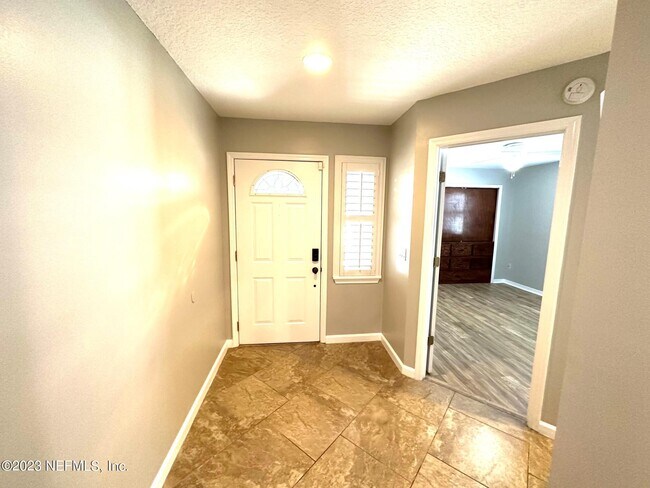 Foto del edificio - 11729 Ft Caroline Lakes Ct