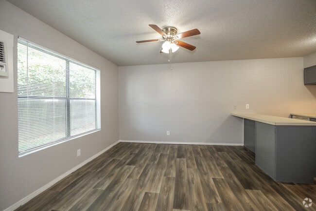 1BR, 1BA - 750SF - Left - Living Area - Sullivans Landing