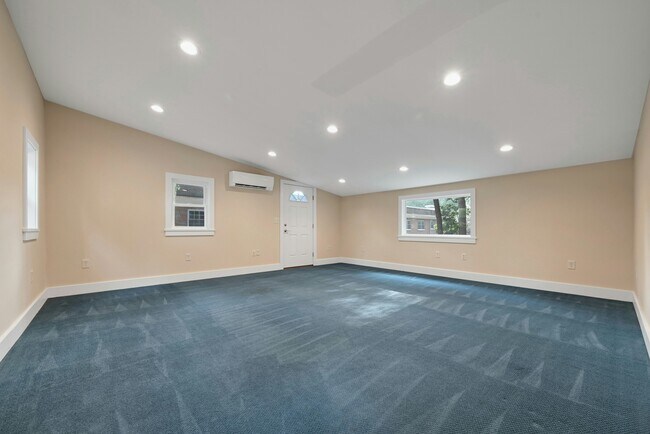 Foto del edificio - 288 S Van Dien Ave