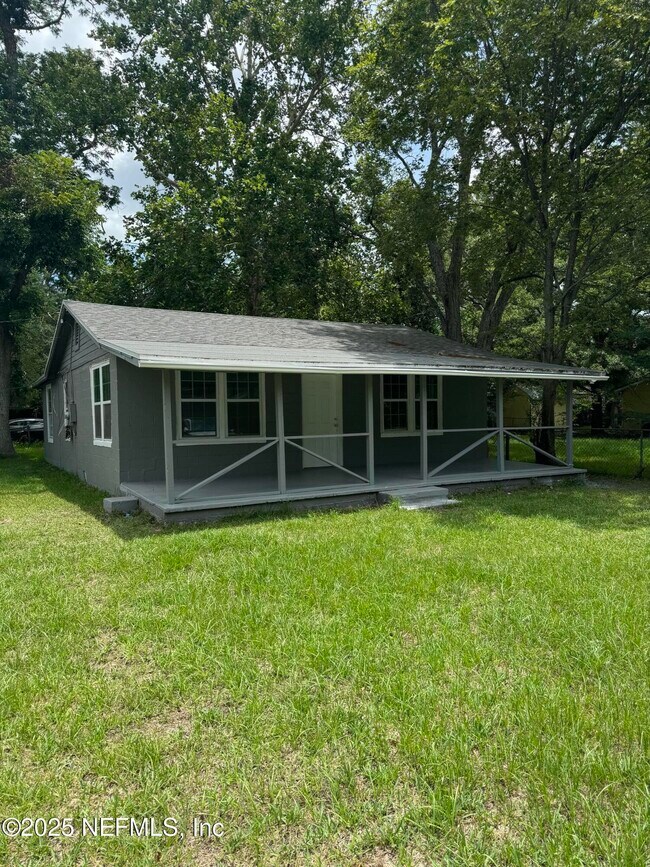 Foto del edificio - 1421 Detroit St