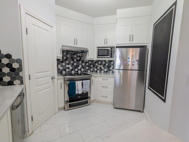 Building Photo - 2.0 bedroom in Calgary Alberta T2G 5P9