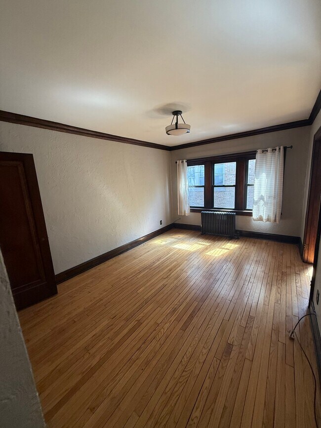 Foto del edificio - 4312-4332 N Oakland Ave