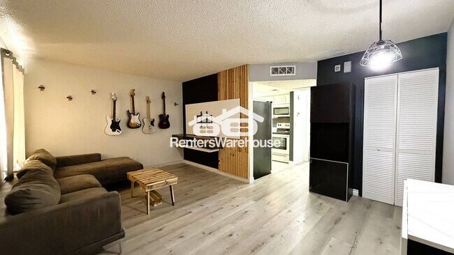 Foto del edificio - 6020 Carmen Blvd