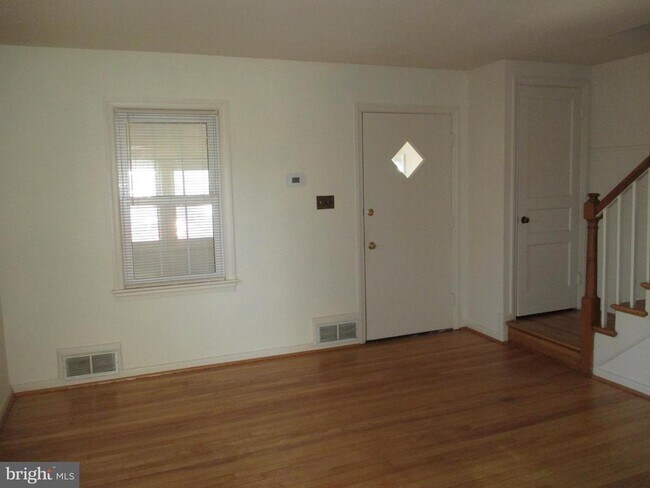 Building Photo - 2727 Fort Dr