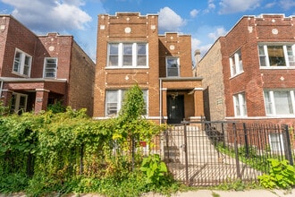 Building Photo - 4634 S Sawyer Ave