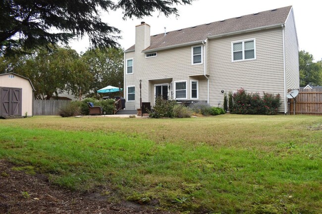Building Photo - 609 Marston Dr
